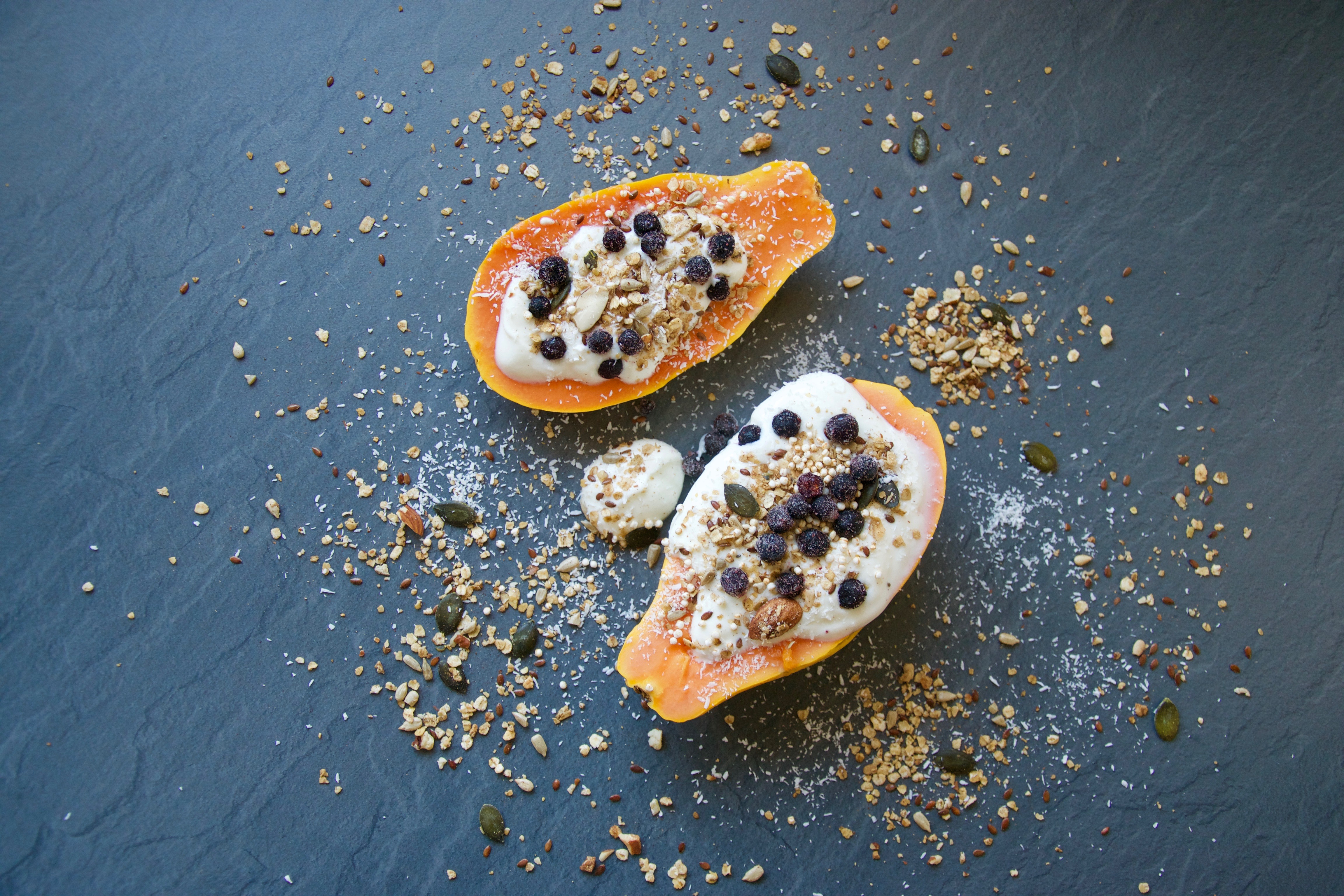 Papaya, Obst, Frühstück, Papaya fruit boats, Papaya, breakfast, lecker, gesund, abnehmen, einfach, Müsli, granola, breakfast