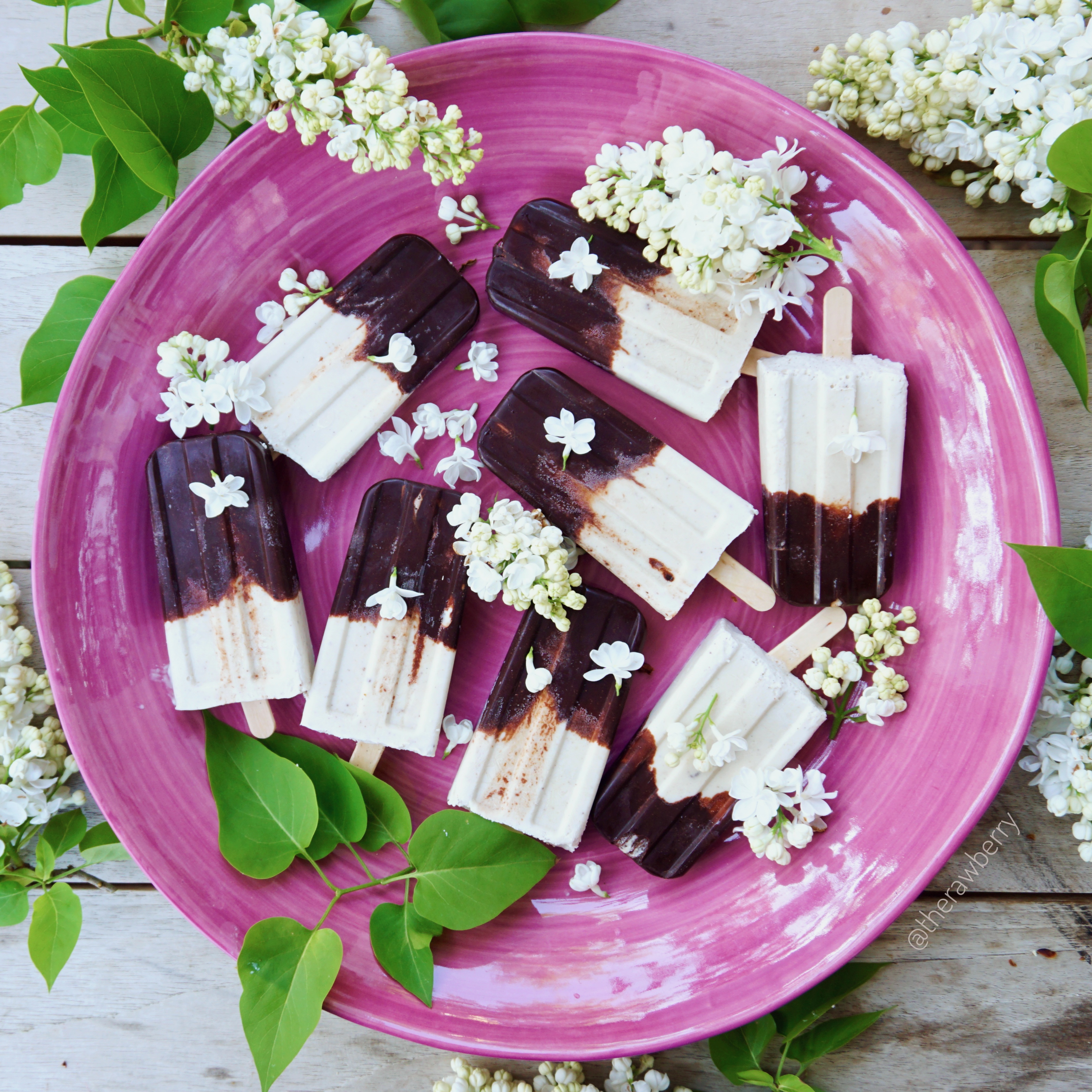 chocolate, schokolade, Popsicles, popsicle, eis, eis am Stilel, vegan, zuckerfrei, sugar free, no sugar, kein Zucker, lecker, delicious, gesund, healthy, summer, Sommer, repeat, eis selber machen, how to make ice cream, gluten free, gluten frei, lieder, elderflower, green, grün, white, weis, pink, foodporn,