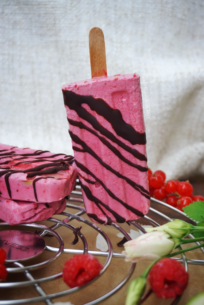 Eis, icepops, popsicles, himbeeren, früchte, fruits, berries, mint, Minze, lime, llimette, Rezept, rosa, Schokolade, chocolate, recipe