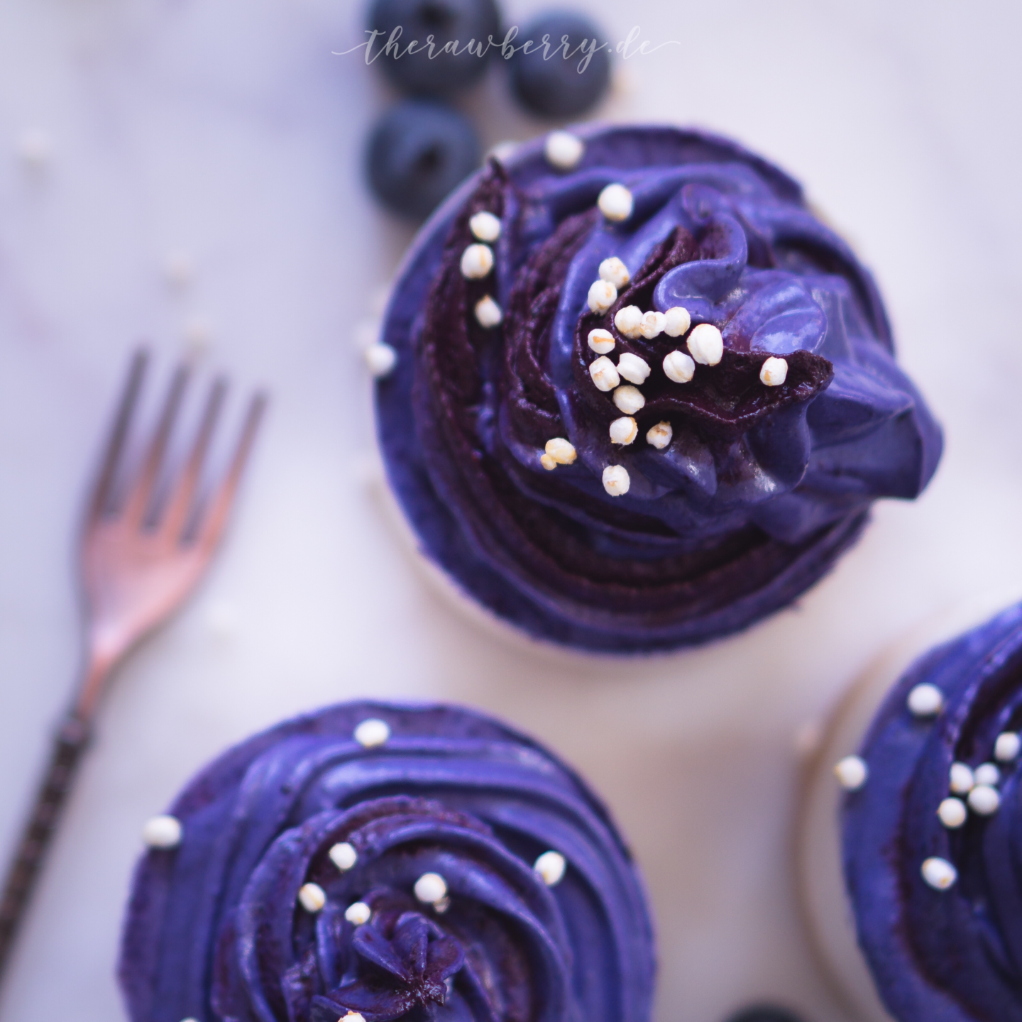 cake, raw, vegan, delicious, sugar free, low in sugar, whole foods, diet, gluten-free, dairy free, blueberries, cheesecake, mini cake, cupcake, food, dessert, healthy, yum