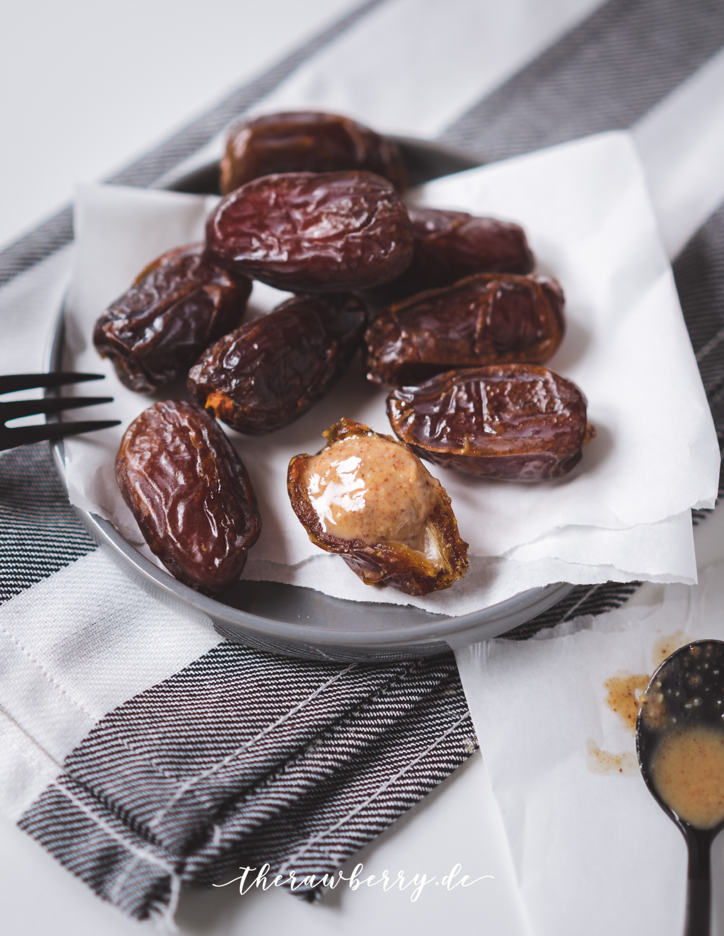 Keimling, Datteln, Nussmus, gesund, lecker, vegan, zuckerfrei, snacks