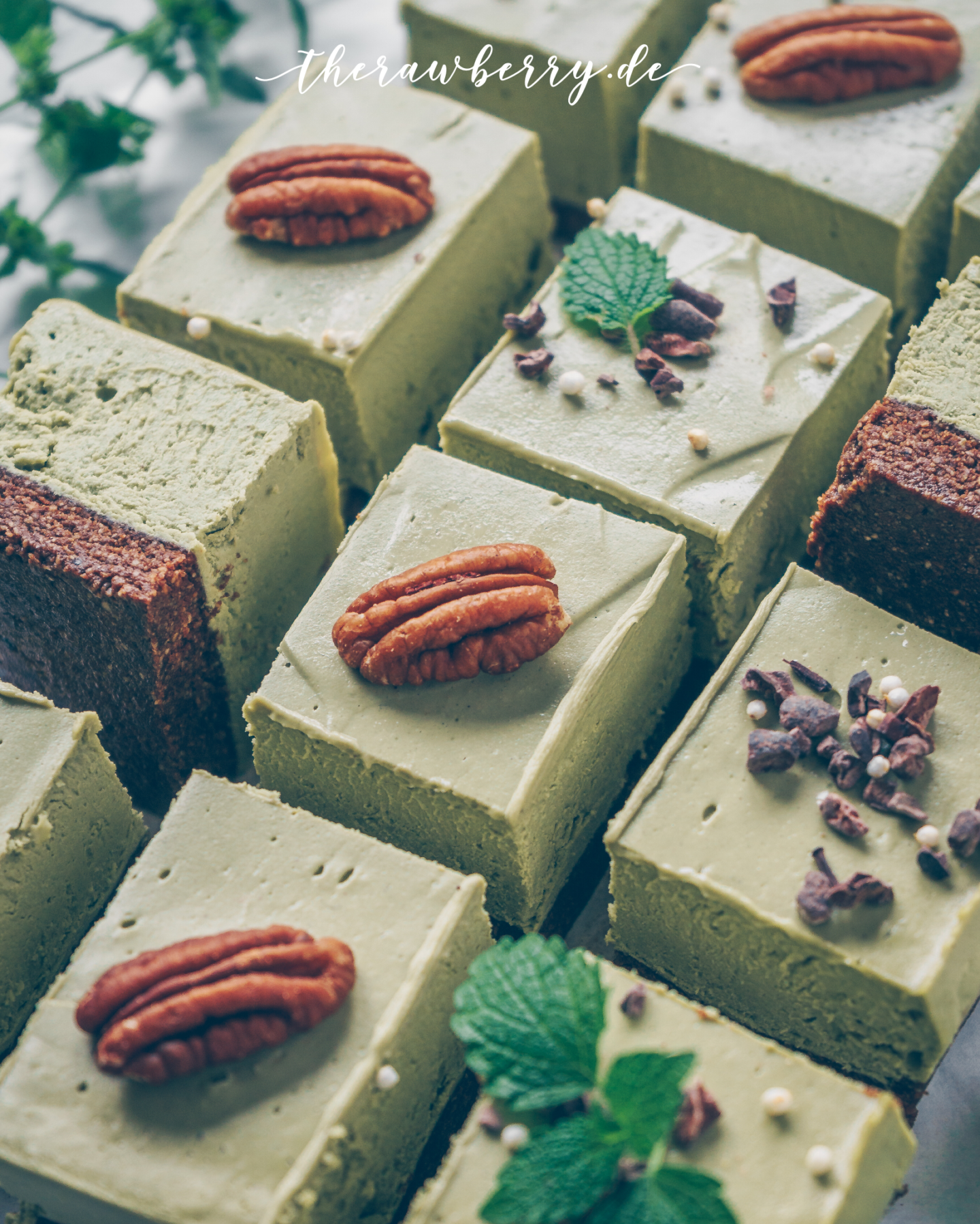 matcha, vegan, raw, glutenfree, roh, rohvegan, glutenfree, glutenfrei, lecker, delicious, healthy, diet, dessert, Nachtisch, grün, green, easy, einfach, wholesome, vollwertkost, Diät, köstlich, Rezept, reicpe