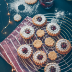 vegan gingerbread sandwich cookies 1