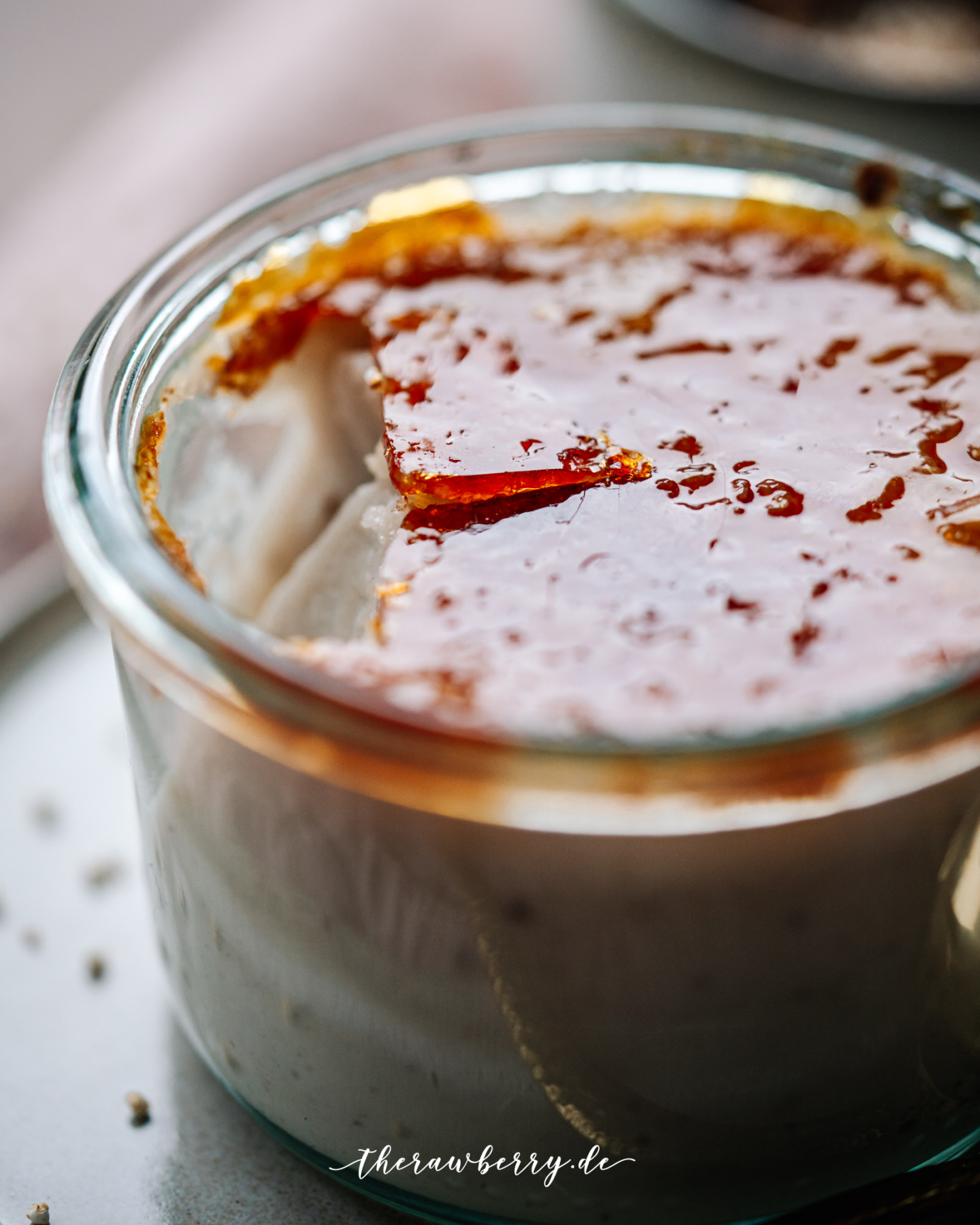 dessert, nachtisch, food, essen, therawberry, marie dorfschmidt, creme brulee, pudding, kochen, backen, snack, süß, sweet, cooking, baking, festive, dinner, festlich, einfach, schnell, easy, quick, vegan, glutenfree, glutenfrei, almond milk, Mandeldrink, coconut cream, Kokosmilch, jars, glass, plant-based, no dairy