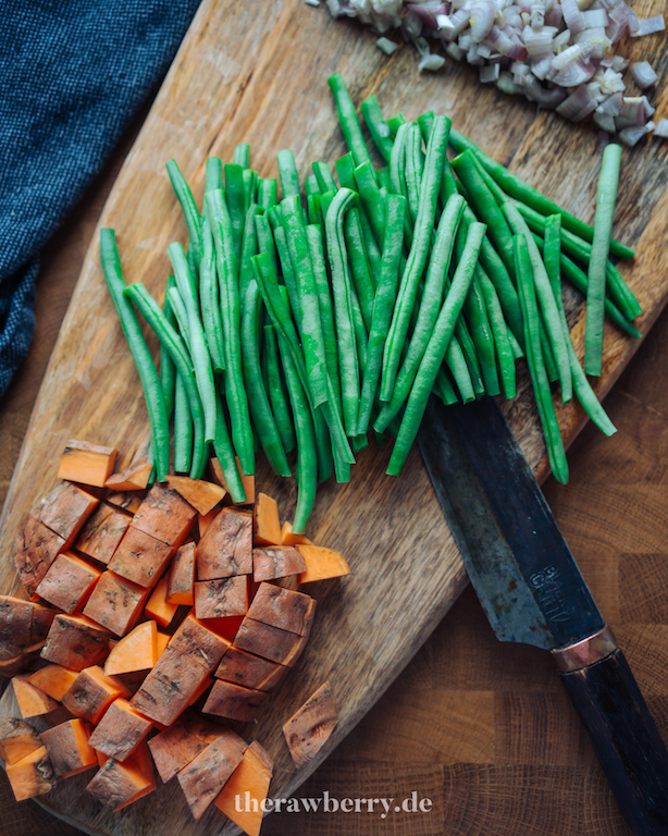 massaman curry, Fairtrade original, Kochbox, essen, therawberry, marie dorfschmidt, food fotografie, food styling, Lebensmittel, lecker, einfach, schell, kochen, box, essen aus der box, essenskiste, gesund, bio, reis, curry, selber kochen, foodie, blogger, fotograf, zutaten, Kokosmilch, Thailändische Küche, Thai essen