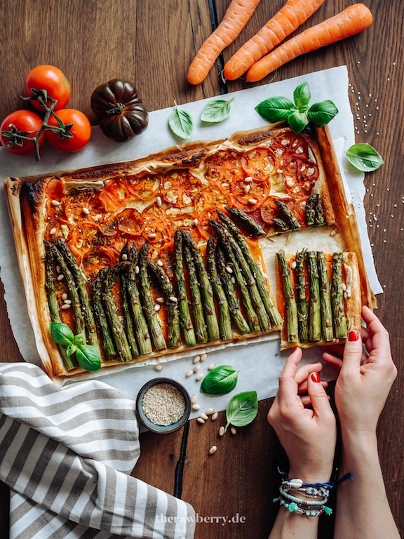 puff pastry, therawberry, Marie Dorfschmidt, Recipe, Rezept, Blätterteig, vegan, schnell, quick, easy, simple, simpel, Erdbeeren, strawberries, asparagus, sparkle, baking, cooking, backen, kochen, Blitzrezept, nachtisch, einfach, yummy, food, essen, Tupperware