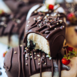 vegan, food, essen, glutenfrei, glutenfree, easy, einfach, summer, Sommer, rezept, recipe, healthy, popsicle, eis am stil, schokolade, chocolate, berries, Beeren, therawberry, Marie Dorfschmidt, food photography, gesund, foodie, Plantbased, yoghurt, joghurt, marmelade, jam, frozen, dessert, nachtisch