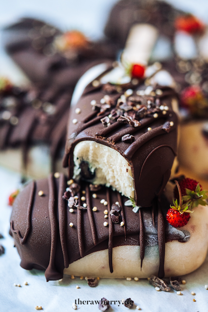 vegan, food, essen, glutenfrei, glutenfree, easy, einfach, summer, Sommer, rezept, recipe, healthy, popsicle, eis am stil, schokolade, chocolate, berries, Beeren, therawberry, Marie Dorfschmidt, food photography, gesund, foodie, Plantbased, yoghurt, joghurt, marmelade, jam, frozen, dessert, nachtisch