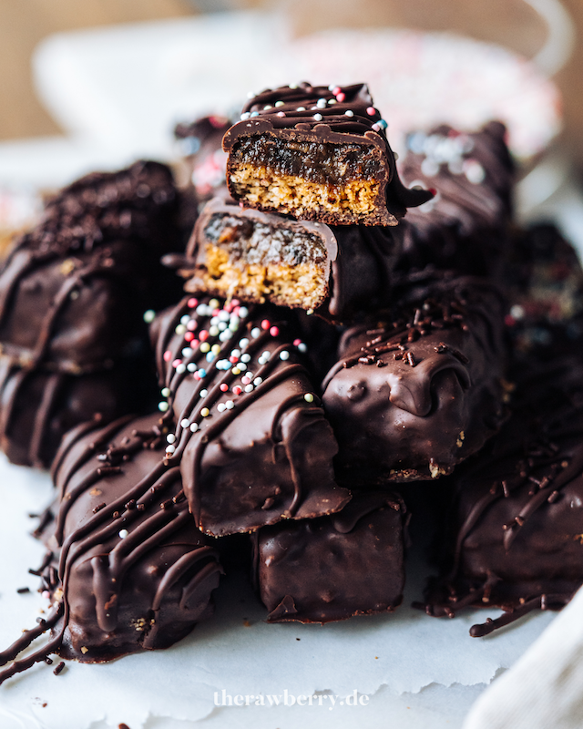 caramel, karamell, Schokoladen, chocolate, coffee, Kaffee, riegel, bars, Twix, vegan, gluten-free, glutenfrei, treat, snack, food, dessert, nachtisch, essen, Marie Dorfschmidt, therawberry