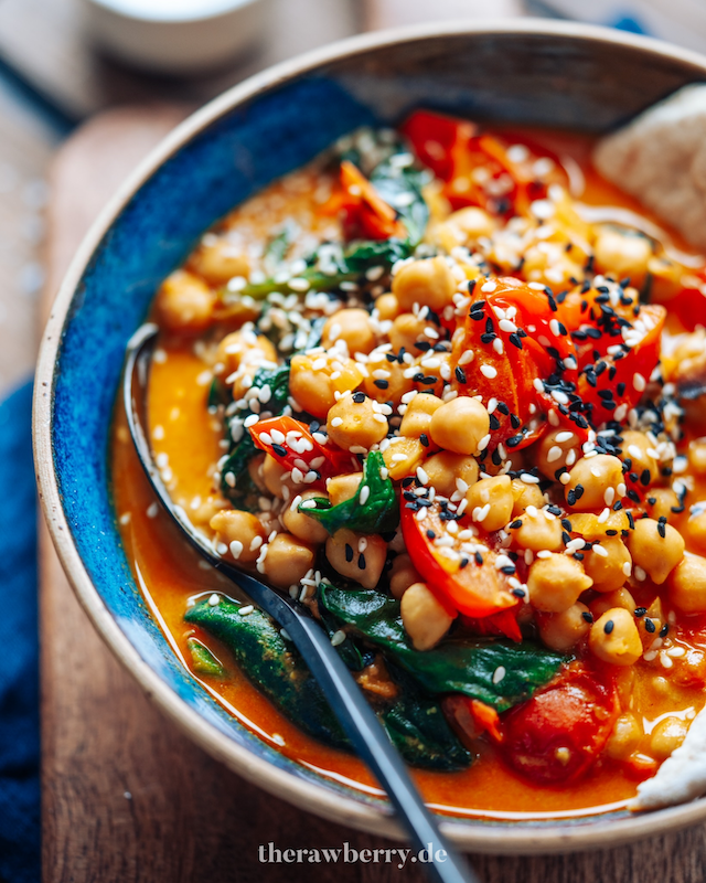 Schnelles Kichererbsen Curry mit Spinat, vegan und glutenfrei