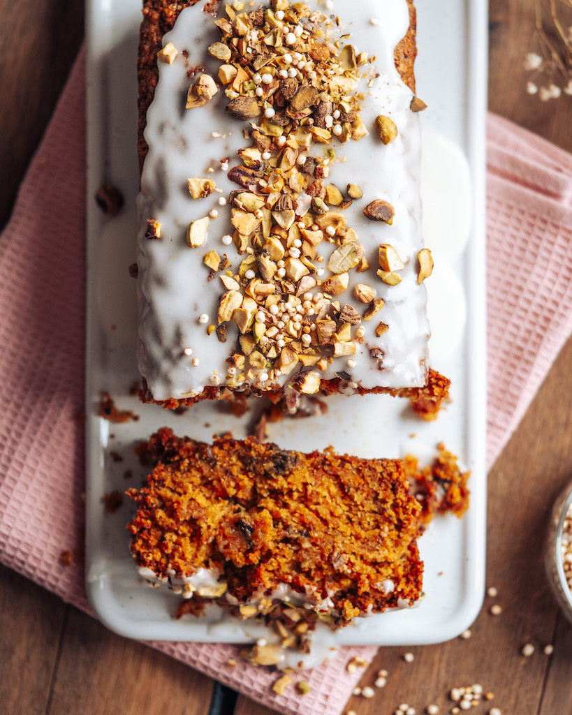 Karotten Kuchen mit Pistazien, vegan