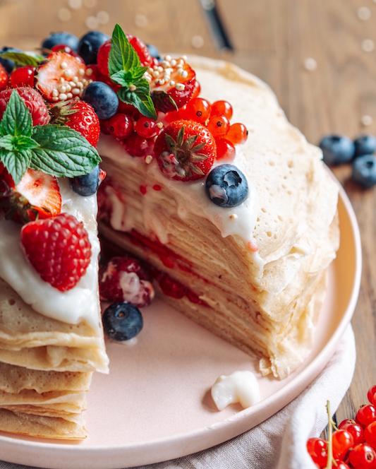 Pfannkuchen, vegan, auf Teller