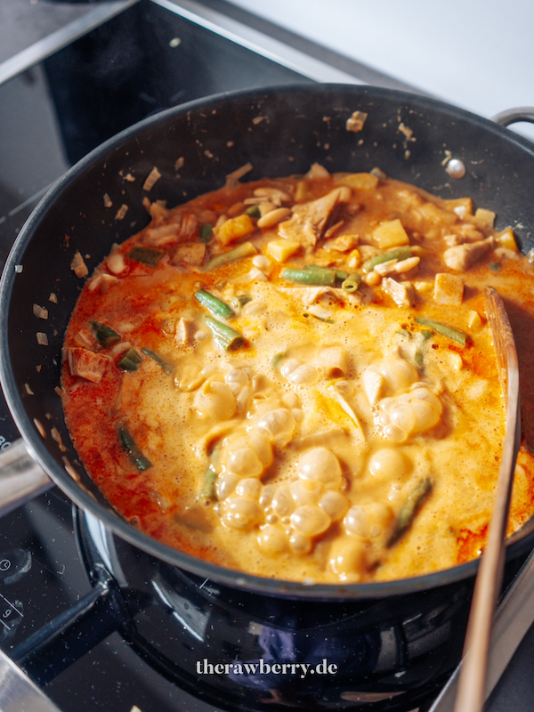 Pfanne mit Gelbem Curry